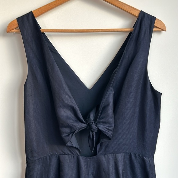 Banana Republic VNeck Sleeveless Tie Back Cropped Wide Leg Navy Jumpsuit Size 4 - Picture 13 of 17